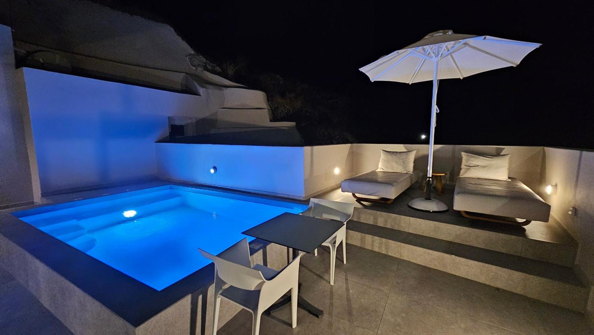 Petroma Cave Suites Vourvoúlos Dış mekan fotoğraf